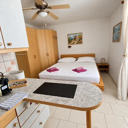 Mira Apartments