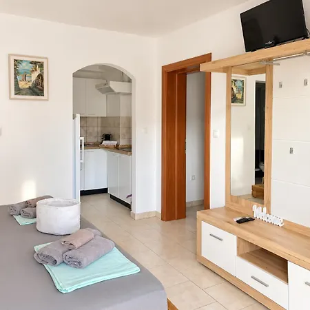 Mira Apartments